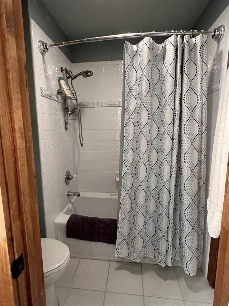 I am looking for a roommate