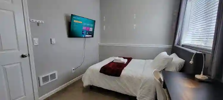 Private Bedroom J - Utilities Inc