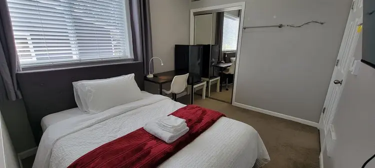 Private Bedroom J - Utilities Inc