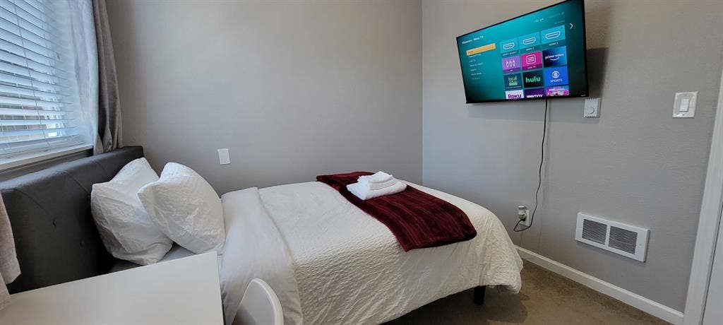 Private Bedroom K - Utilities Inc