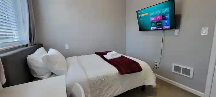 Private Bedroom K - Utilities Inc