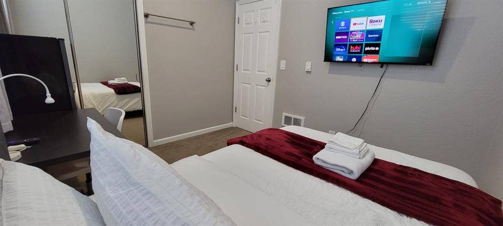 Private Bedroom L - Utilities Inc