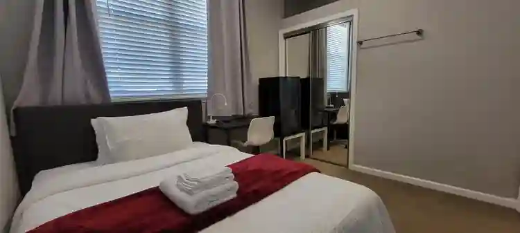 Private Bedroom L - Utilities Inc
