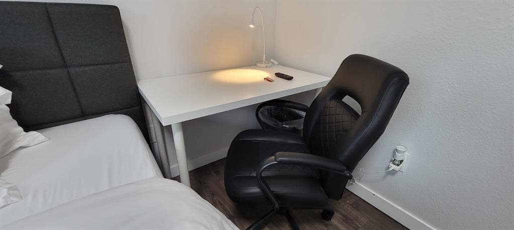 Private Room N - Utilities Inc