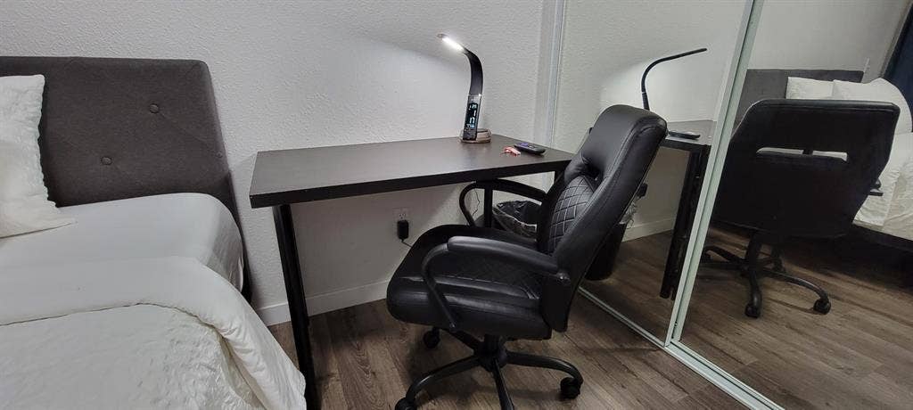 Private Room P - Utilities Inc