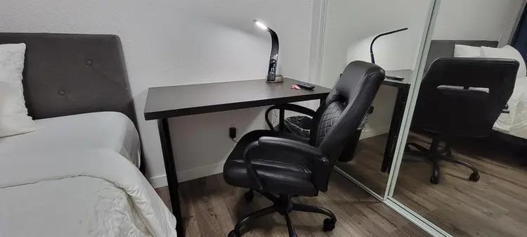 Private Room P - Utilities Inc