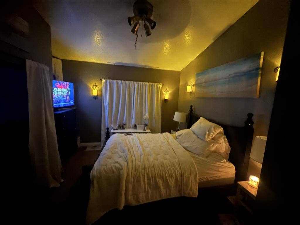 2bed 2level townhouse on greenbelt