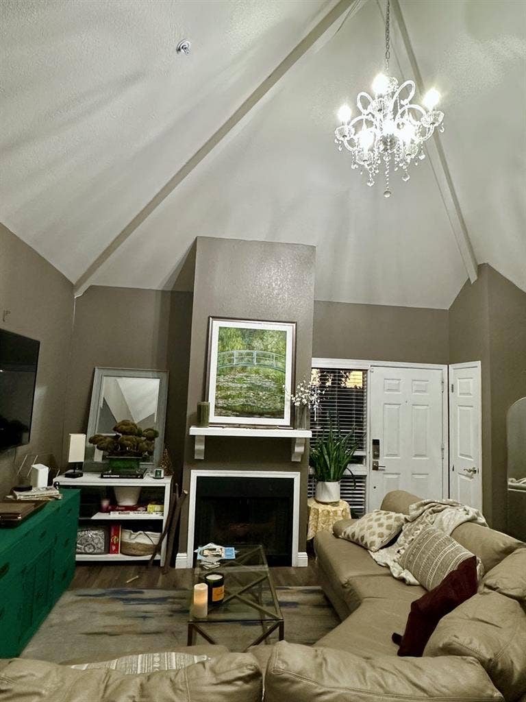2bed 2level townhouse on greenbelt