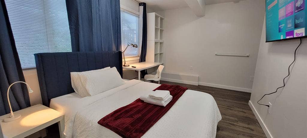 Private Room Q - Utilities Inc