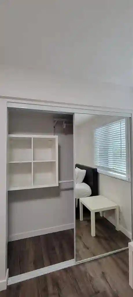 Private Room R - Utilities Inc
