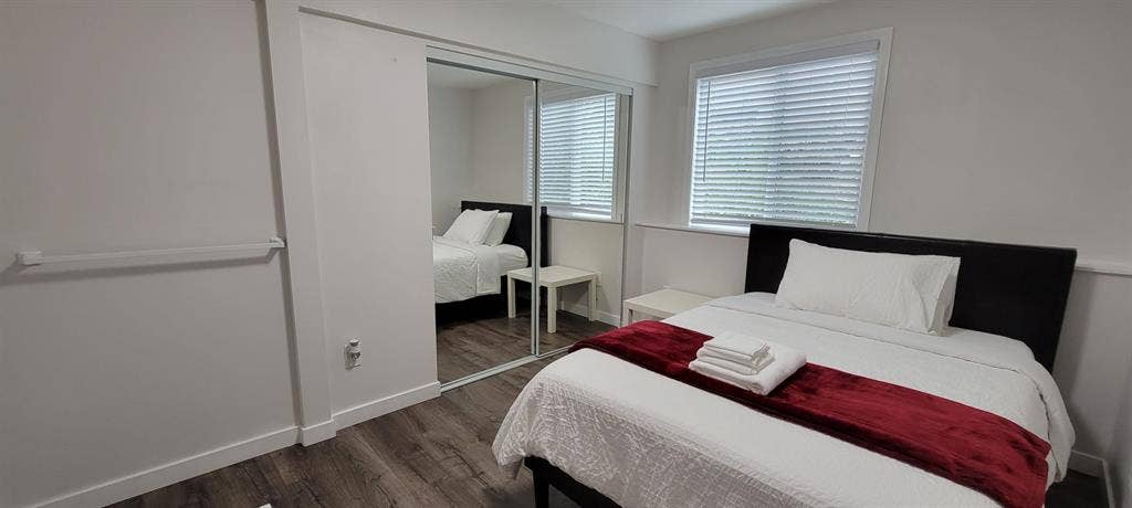 Private Room R - Utilities Inc