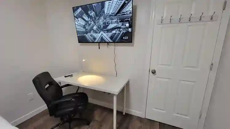Private Room T - Utilities Inc