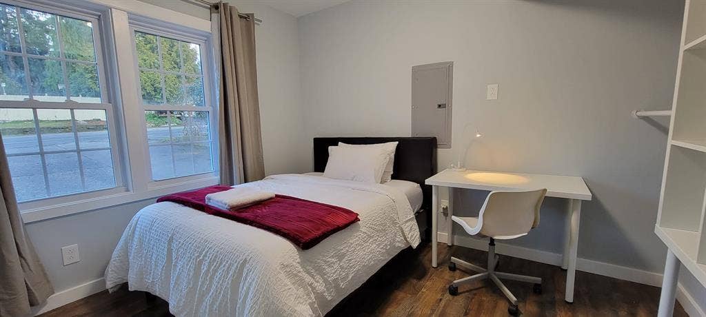 Private Room F - Utilities Inc