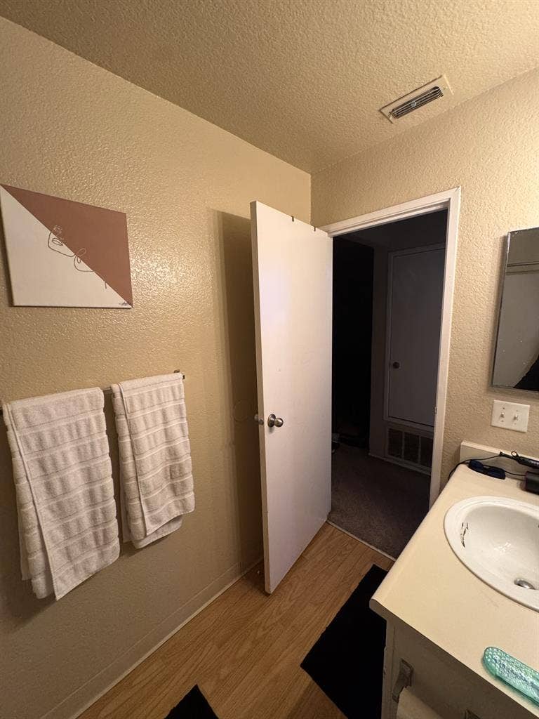 Renting room in South Natomas