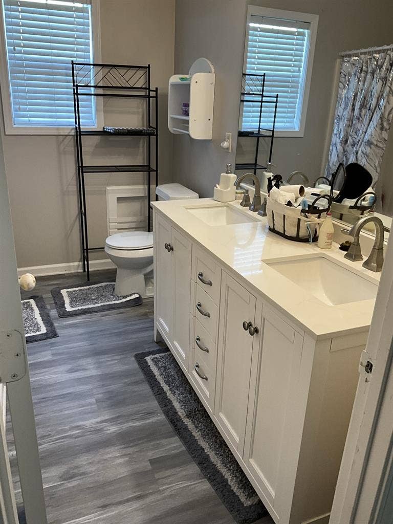 Clean quiet huge estate home!