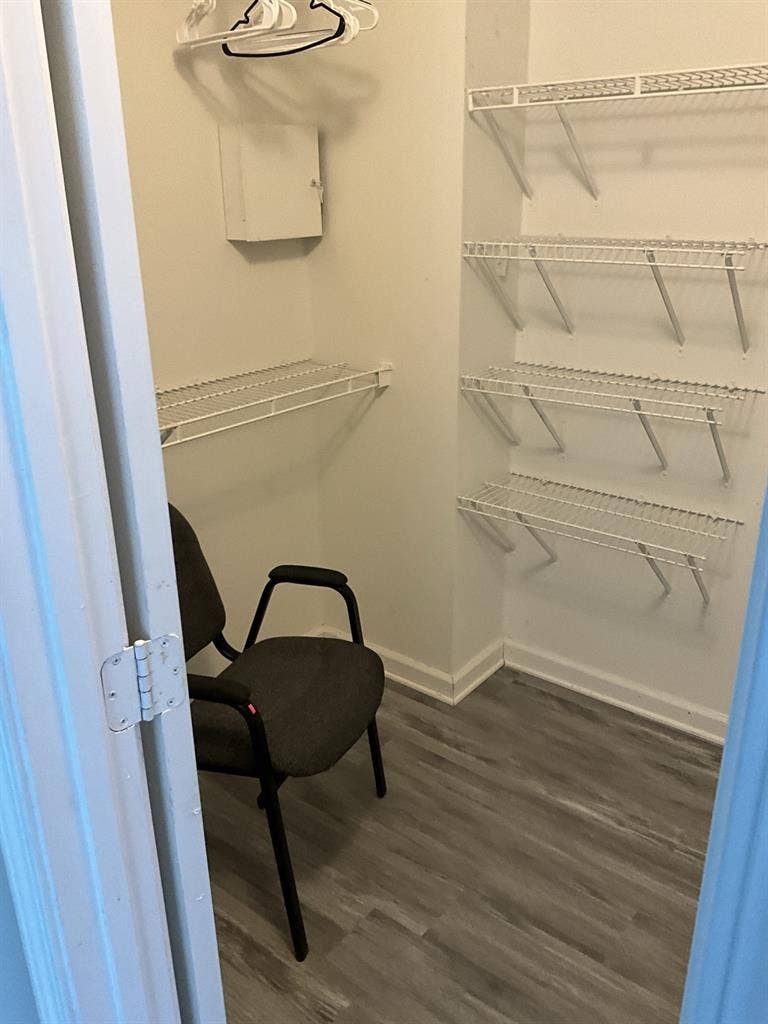 Clean quiet huge estate home!