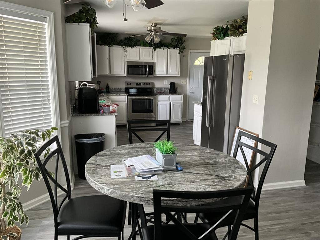 Clean quiet huge estate home!