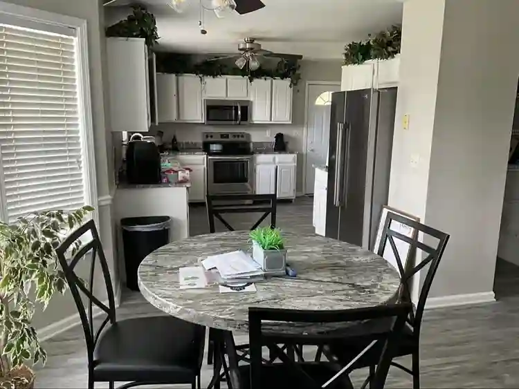 Clean quiet huge estate home!