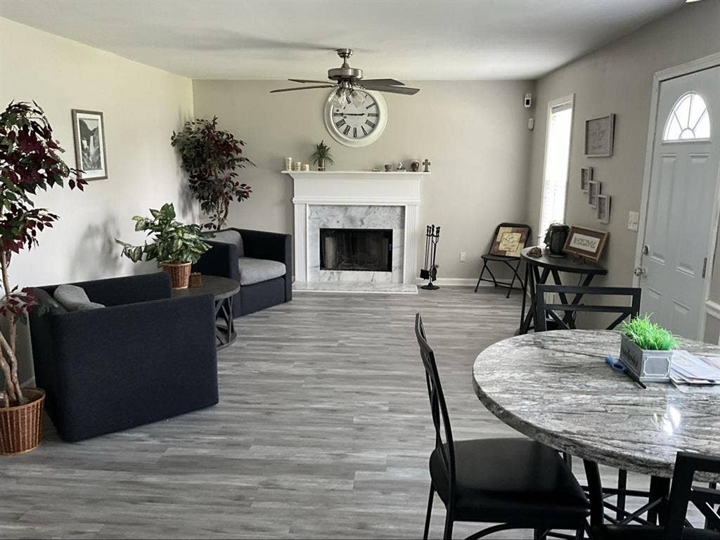 Clean quiet huge estate home!