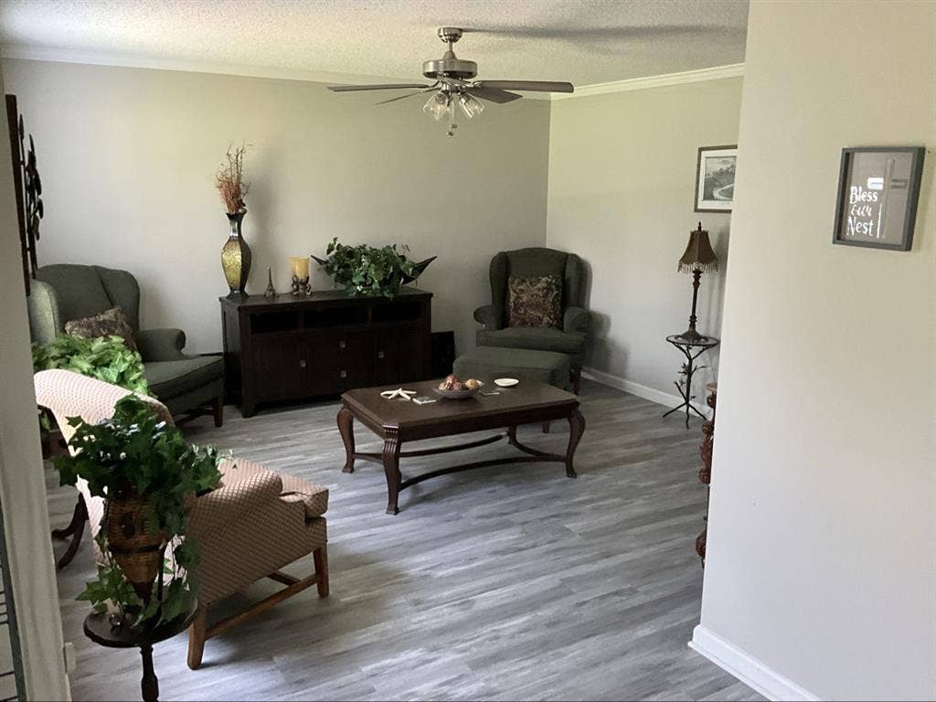 Clean quiet huge estate home!