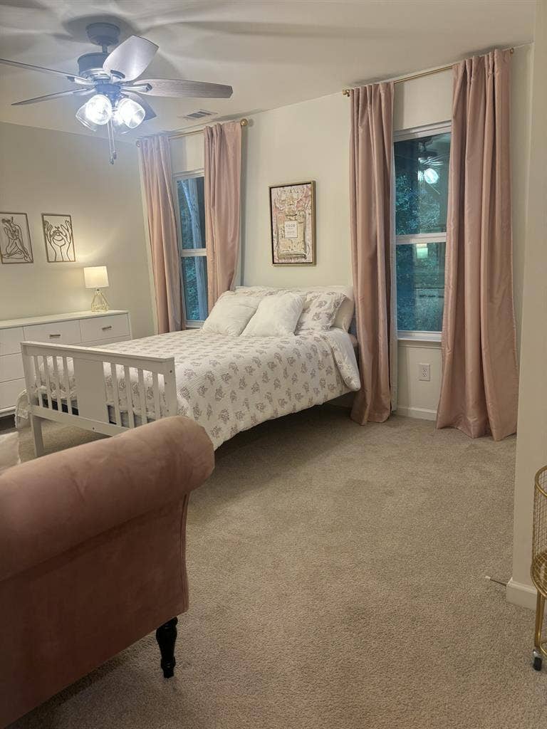 Sheek cottage in the suburbs
