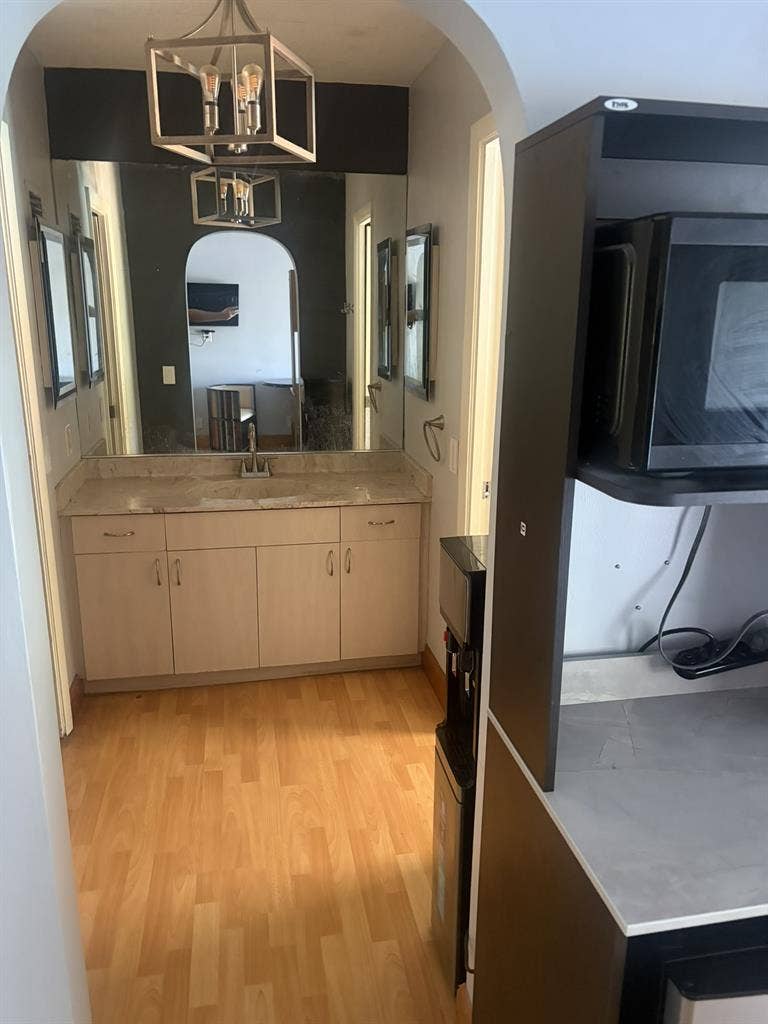 Private Furnished One-Bedroom Suite