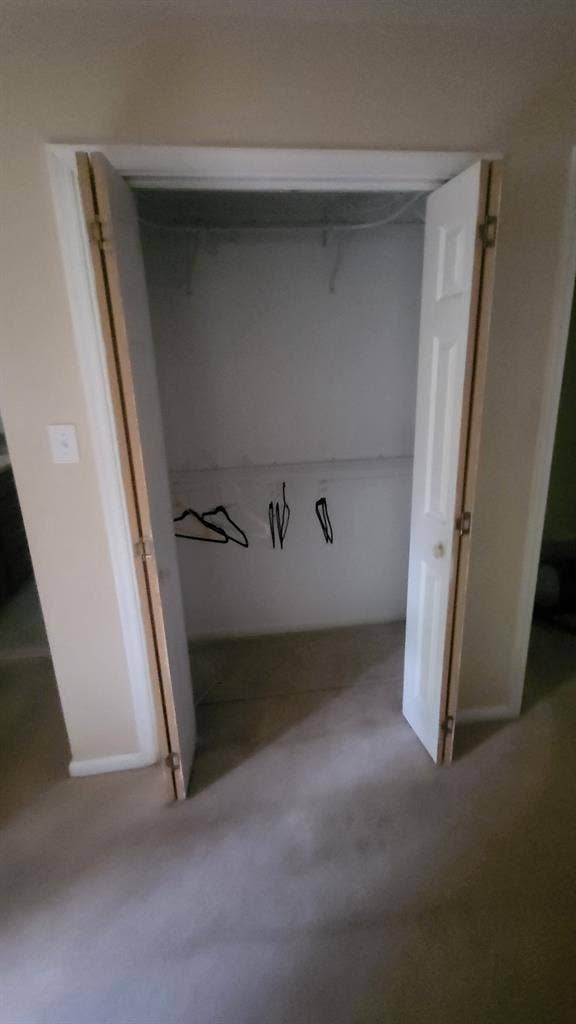 Room w/ king bed and bath for rent