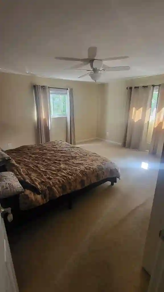 Room w/ king bed and bath for rent