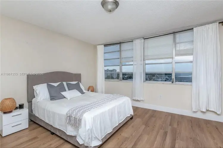 ✨ Private Room in Renovated Condo ✨