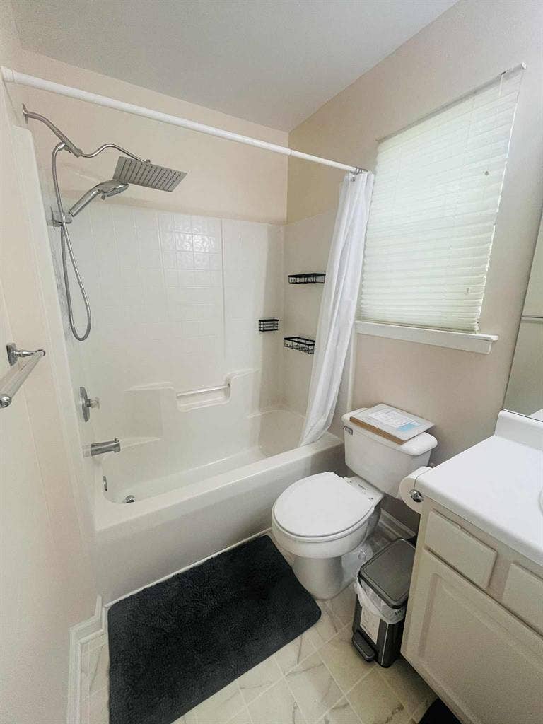 Private Room, Shared Bath Male