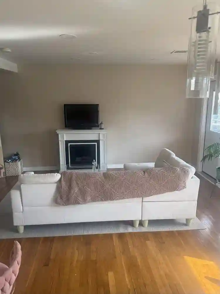 GIRL ROOMMATE | Union City, NJ