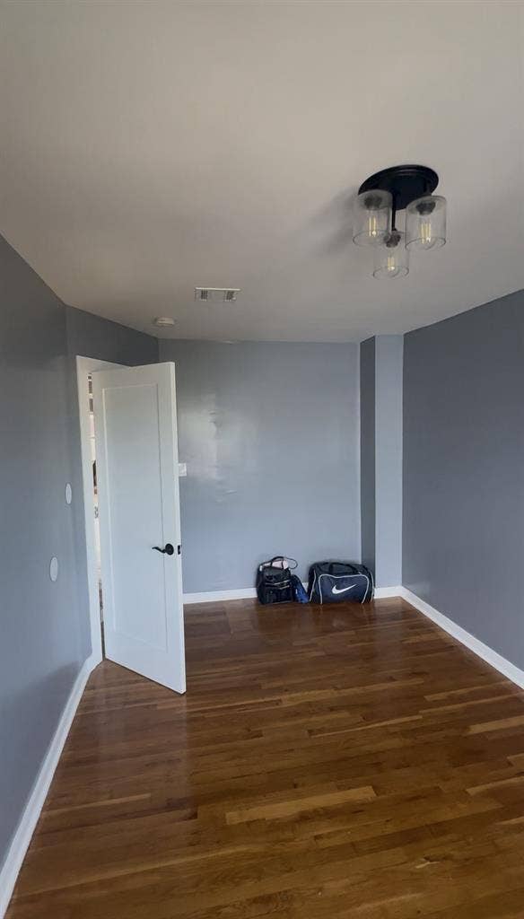 GIRL ROOMMATE | Union City, NJ