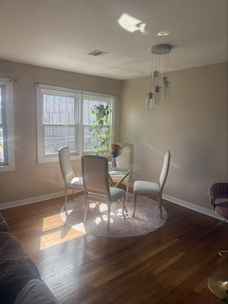 GIRL ROOMMATE | Union City, NJ
