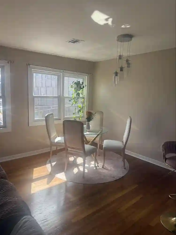 GIRL ROOMMATE | Union City, NJ