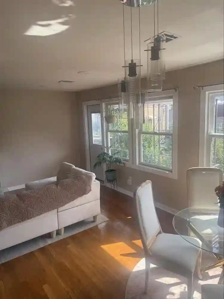 GIRL ROOMMATE | Union City, NJ