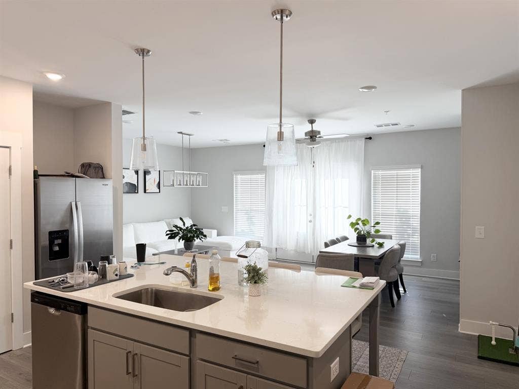 Clean, quiet, beautifully furnished