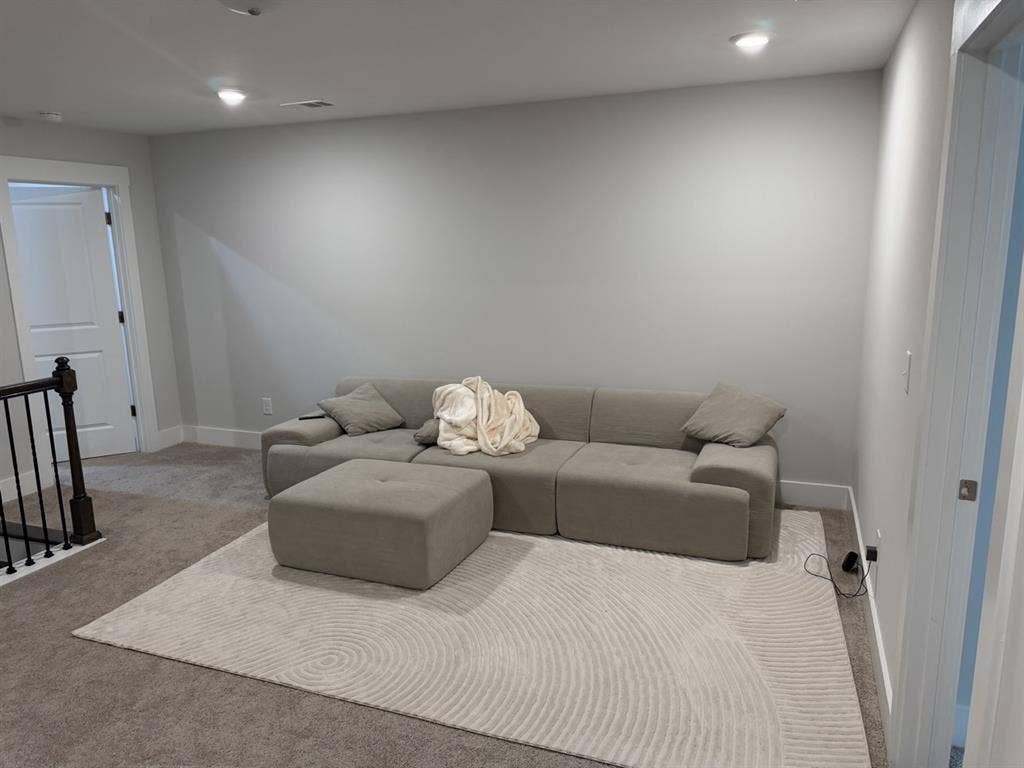 Clean, quiet, beautifully furnished