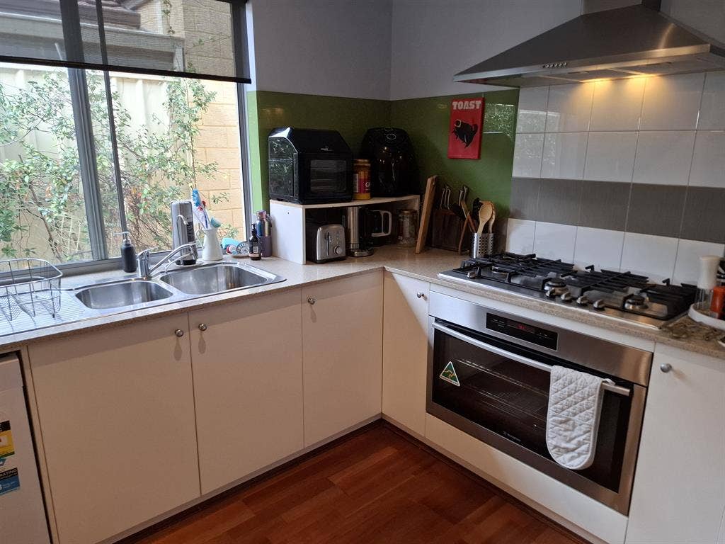 2 Rooms, private bathroom, DLUG