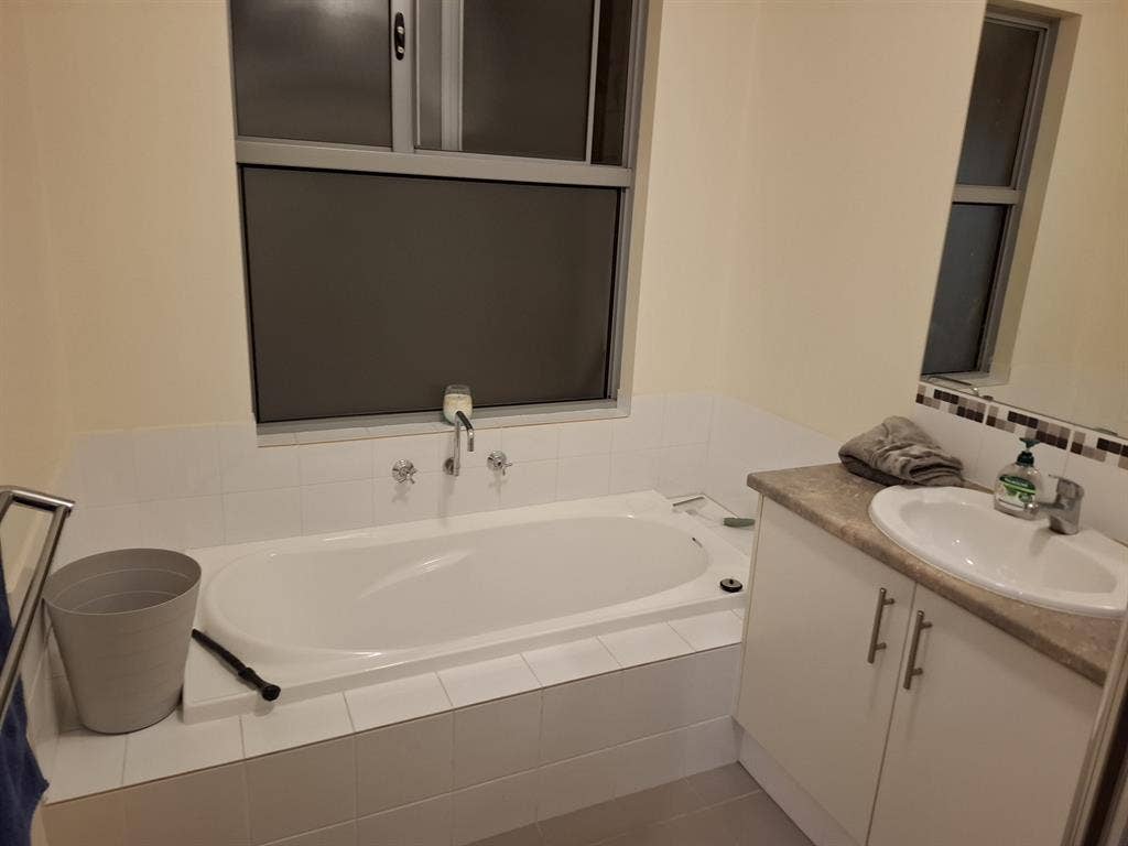 2 Rooms, private bathroom, DLUG