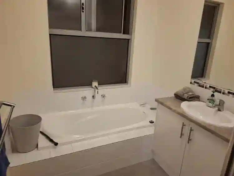 2 Rooms, private bathroom, DLUG