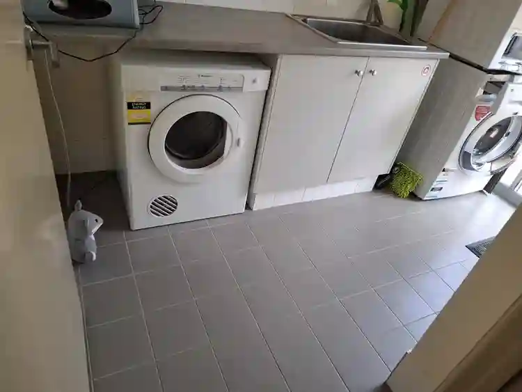 2 Rooms, private bathroom, DLUG