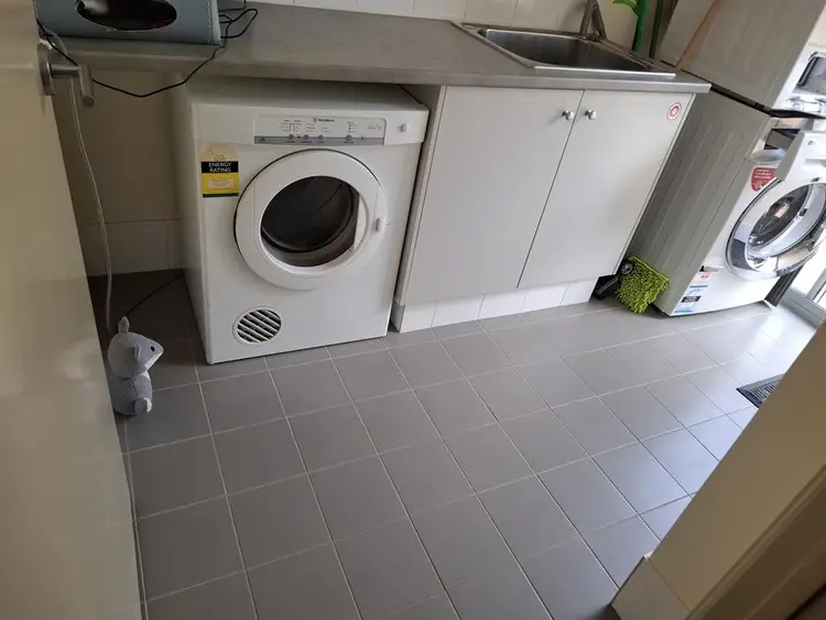 2 Rooms, private bathroom, DLUG