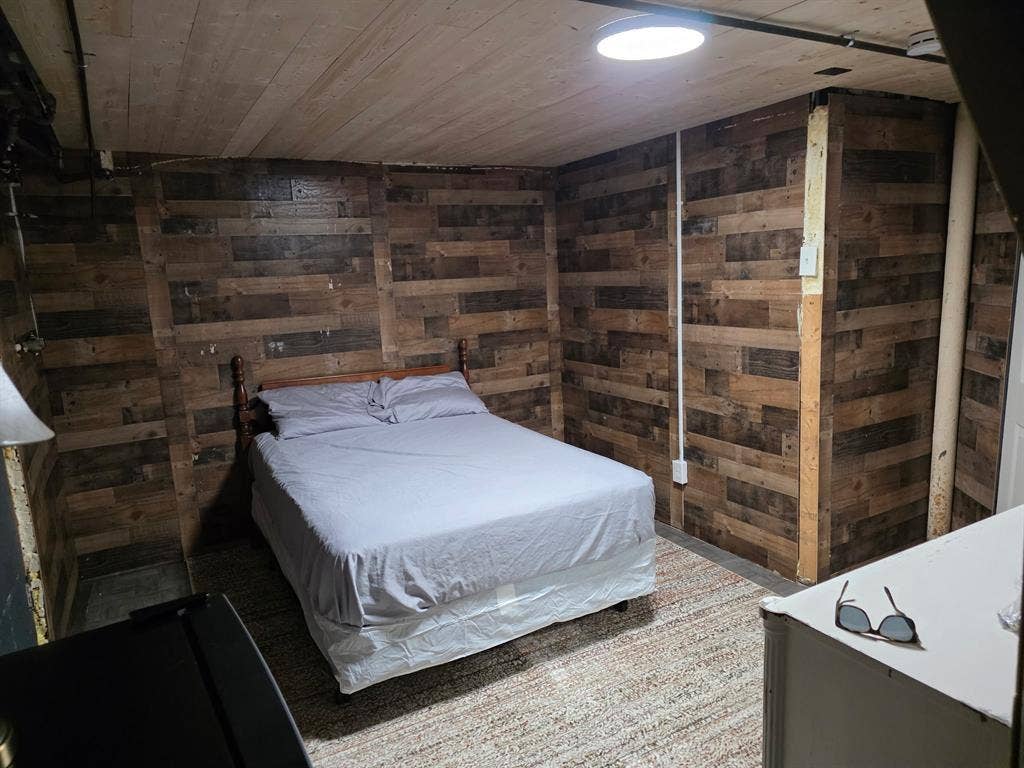 Room for rent with private bathroom