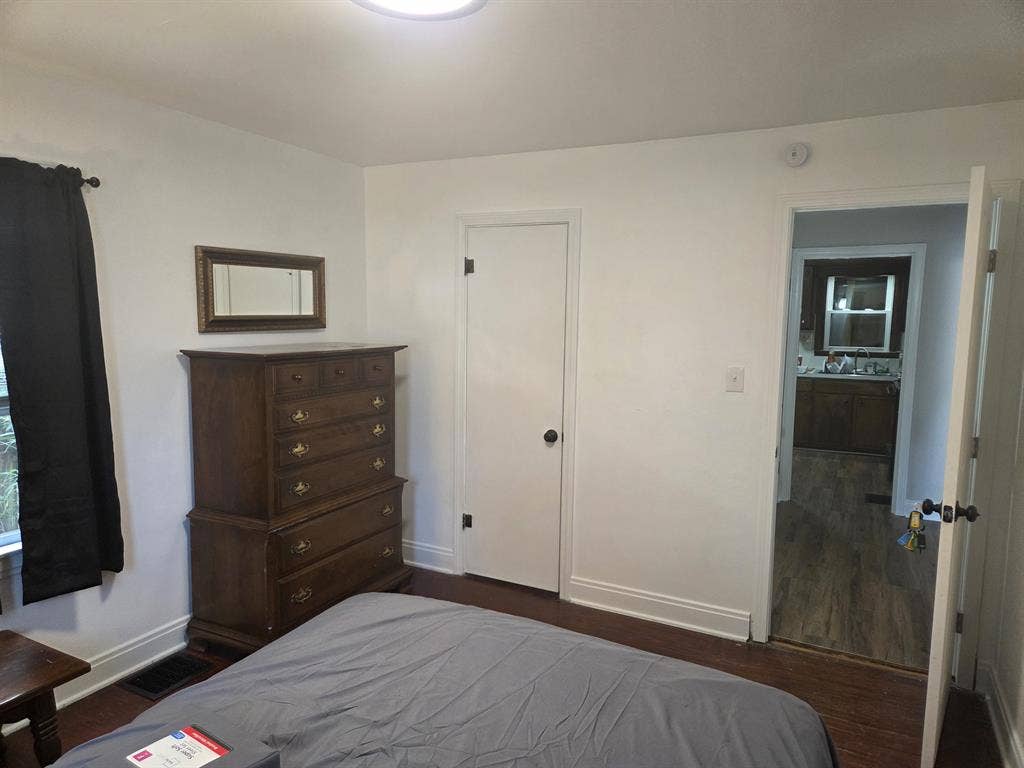 Furnished room for rent