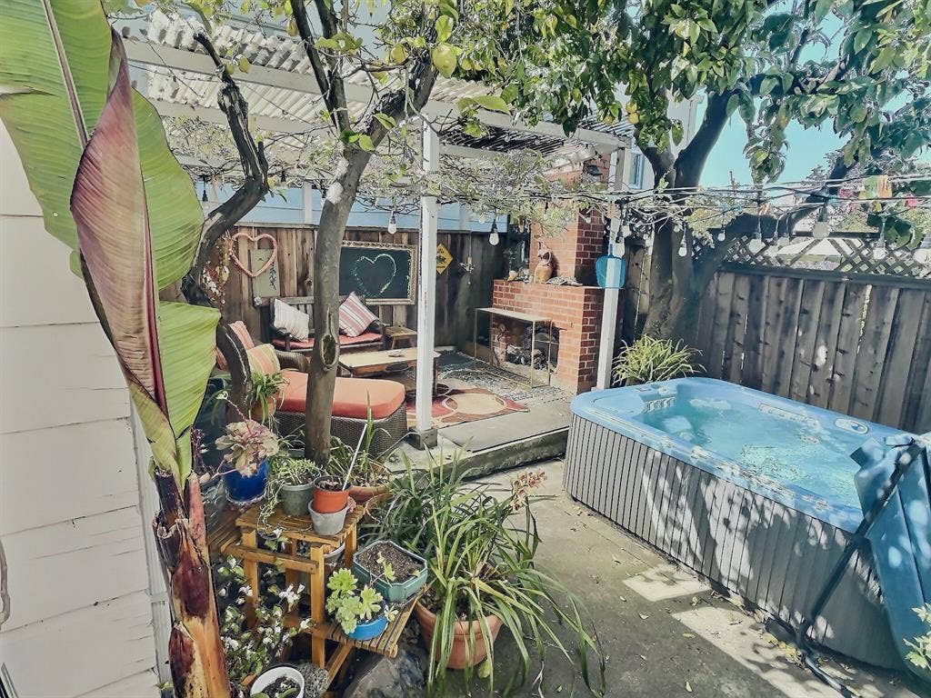 💎 Hidden Gem-Luxury, Lush Vibes 💎