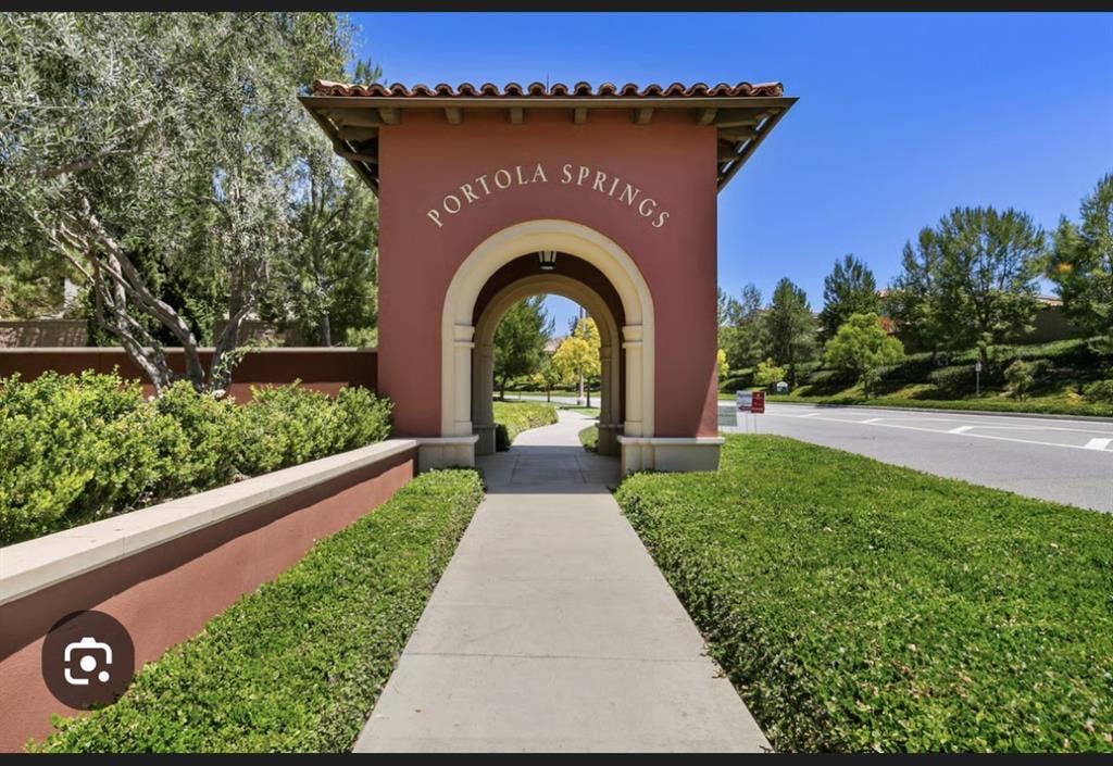 Highly Desired PortolaSpring Irvine