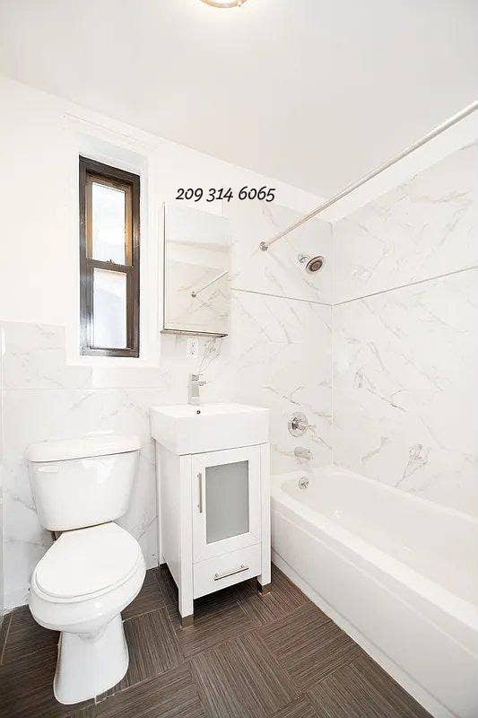 Welcome to 90 Bank St!A beautiful