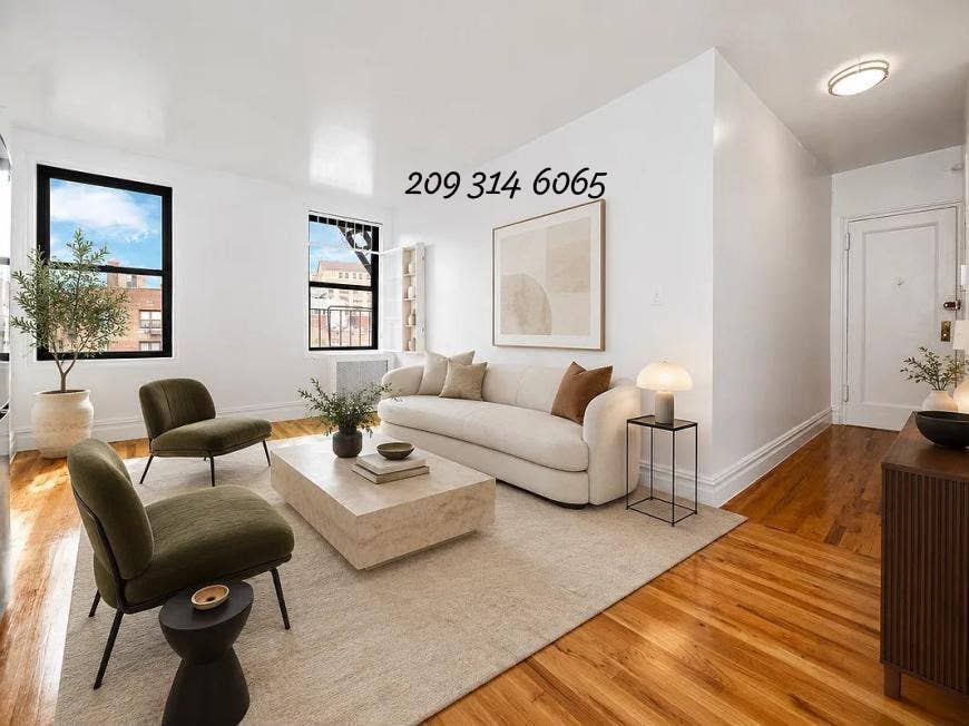 Welcome to 90 Bank St!A beautiful
