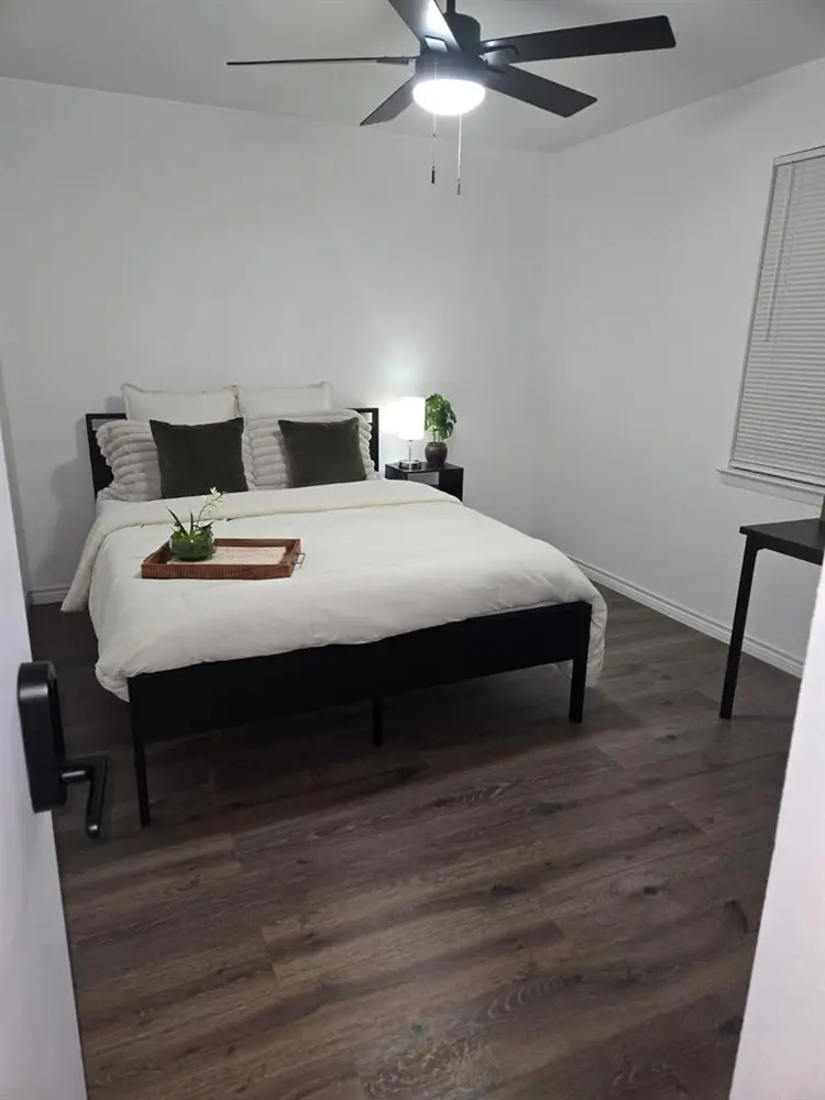 Private Room in Clean Serene House