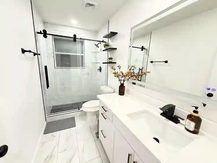 Private Room in Clean Serene House